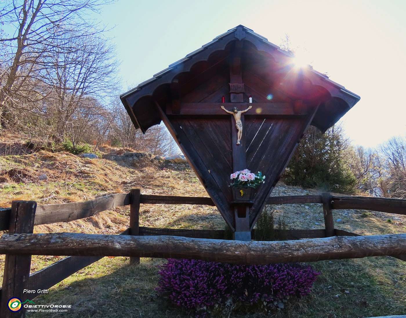 10 Al  Crocefisso prendiamo a sx il sent. 579 - strada agrosilvopastorale nel primo tratto .JPG